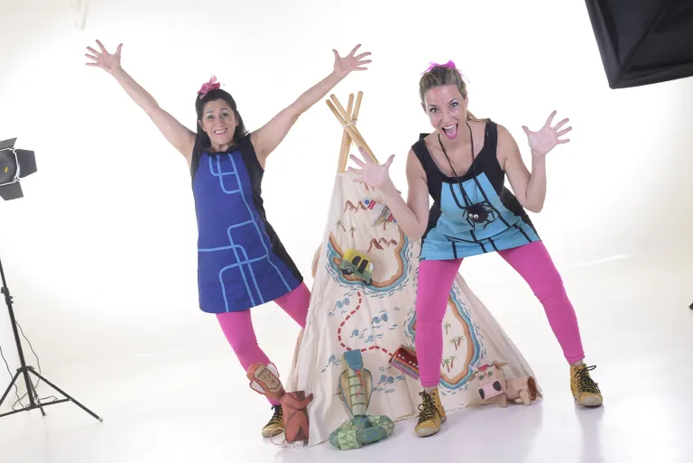 Infancias: Acompañar Cultura: show Las Parlanchinas