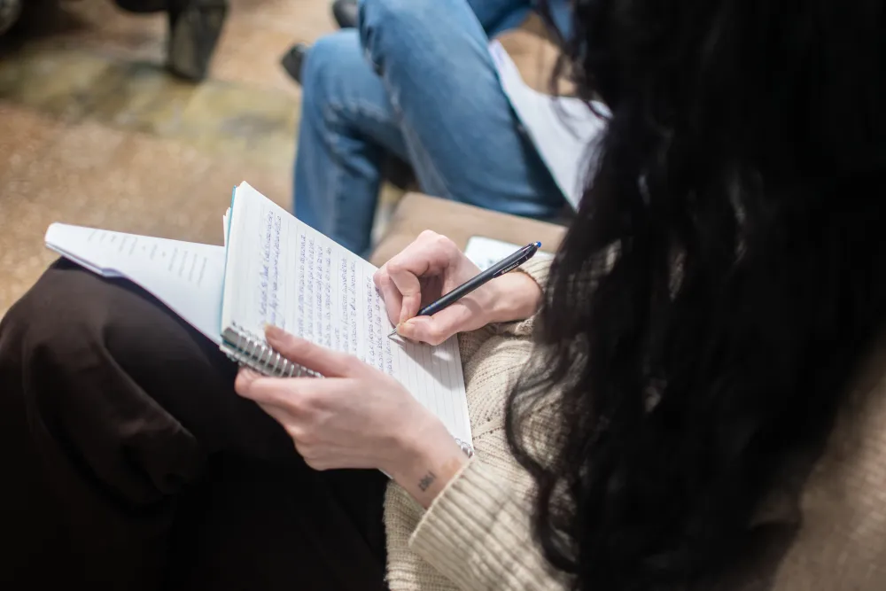 “Querido Diario”: sexto encuentro del taller de escritura autoficcional en la Biblioteca Central