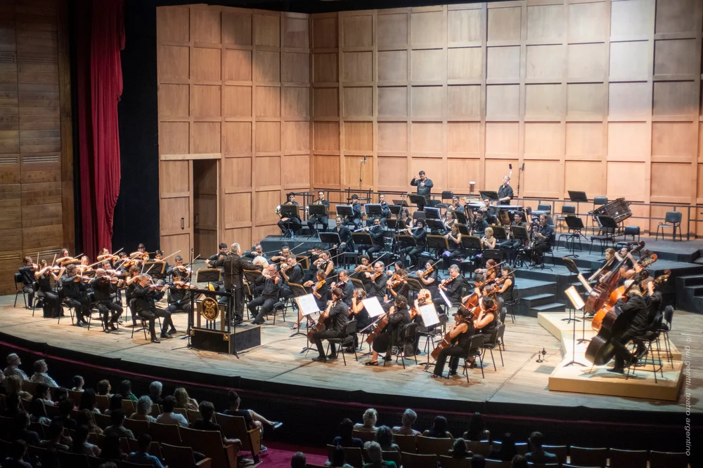El Teatro Argentino ofrece un nuevo concierto sinfónico con obras de Strauss, Tchaikovsky y Dvořák